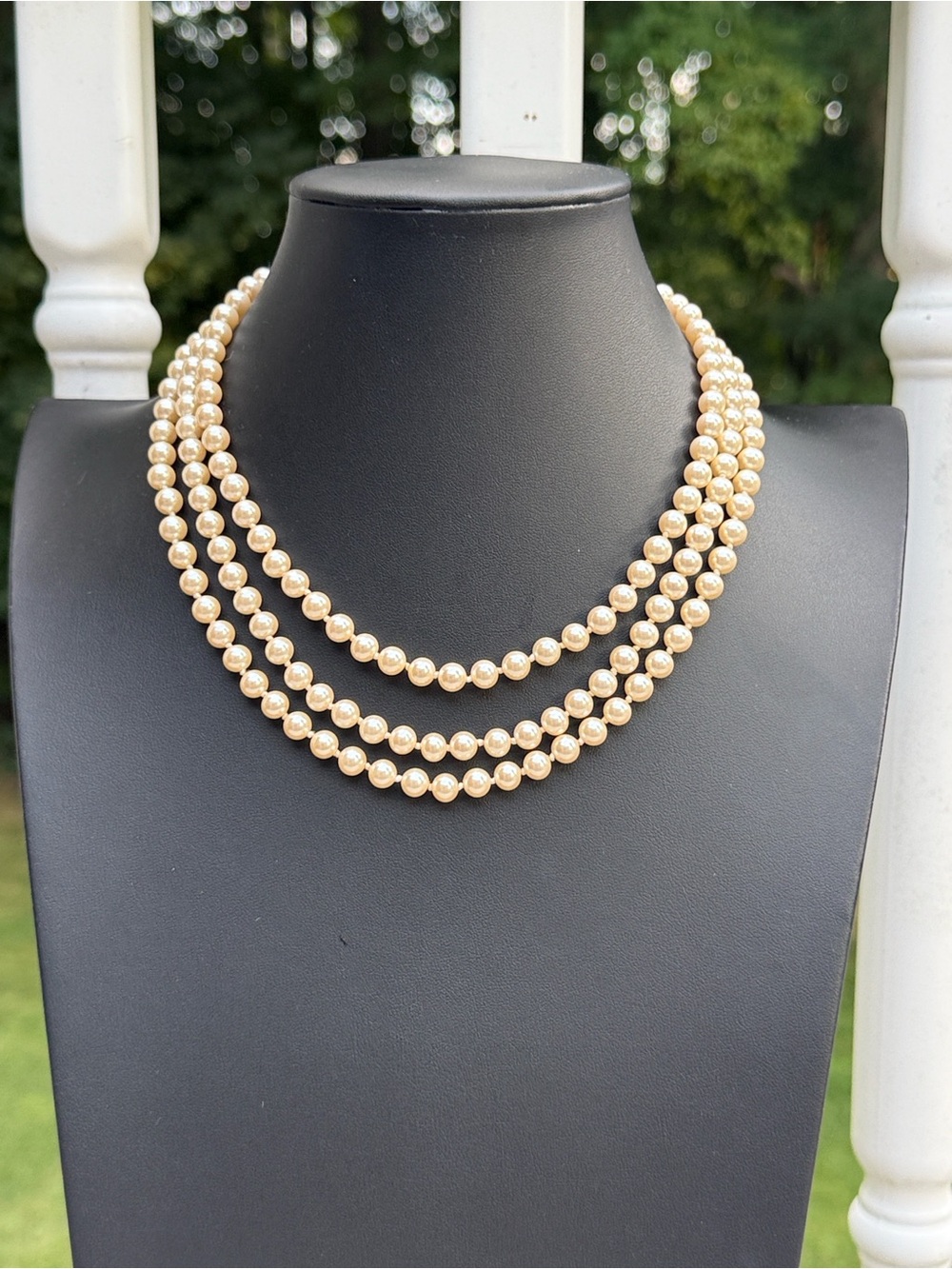 Vintage 1990s  MoiRee Classic Triple-Strand glass champagne pearl necklace